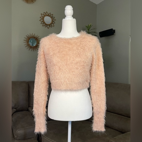 AS SEEN ON LEA MICHELLE Lover & Friends Blush Eyelash Crop Sweater Sz S - Picture 3 of 14